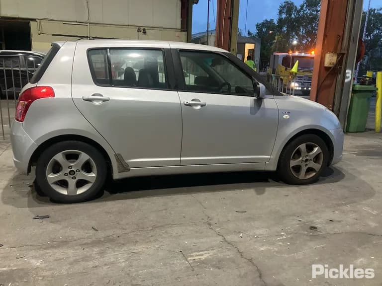 2005 Suzuki Swift Used VIN JSAEZC21S00105560 – photo 17 2005 Suzuki Swift Used VIN JSAEZC21S00105560 – photo 17