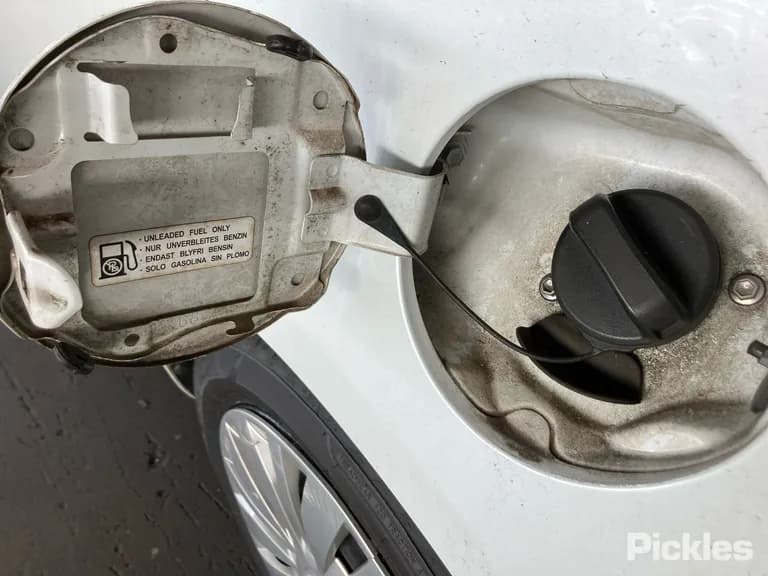 2013 Suzuki Swift Used VIN JSAFZC82S00138077 – undercarriage 2013 Suzuki Swift Used VIN JSAFZC82S00138077 – undercarriage