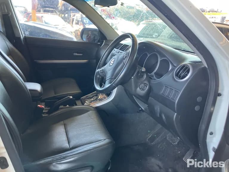 2013 Suzuki Grand Vitara Used VIN JSAJTDA4V00276956 – front exterior 2013 Suzuki Grand Vitara Used VIN JSAJTDA4V00276956 – front exterior