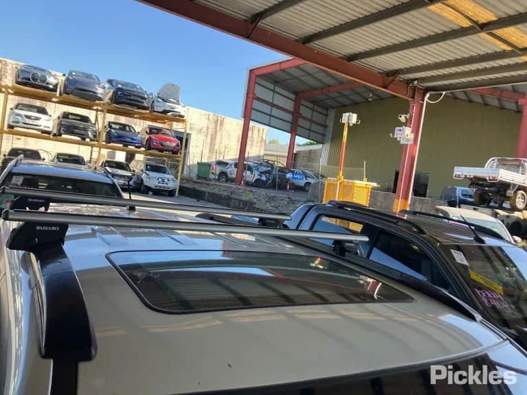 2013 Suzuki Grand Vitara Used VIN JSAJTDA4V00276956 – exterior detail 2013 Suzuki Grand Vitara Used VIN JSAJTDA4V00276956 – exterior detail