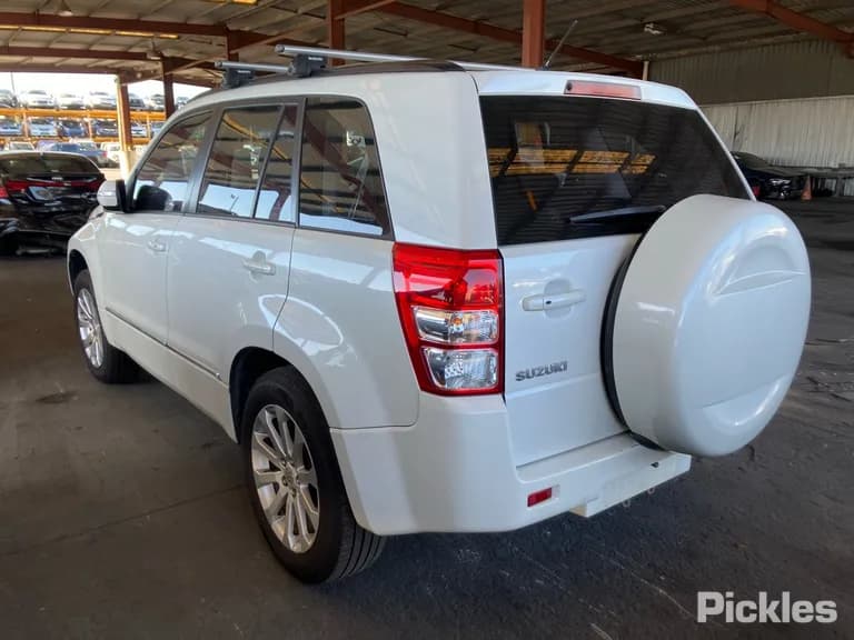 2013 Suzuki Grand Vitara Used VIN JSAJTDA4V00276956 – undercarriage 2013 Suzuki Grand Vitara Used VIN JSAJTDA4V00276956 – undercarriage