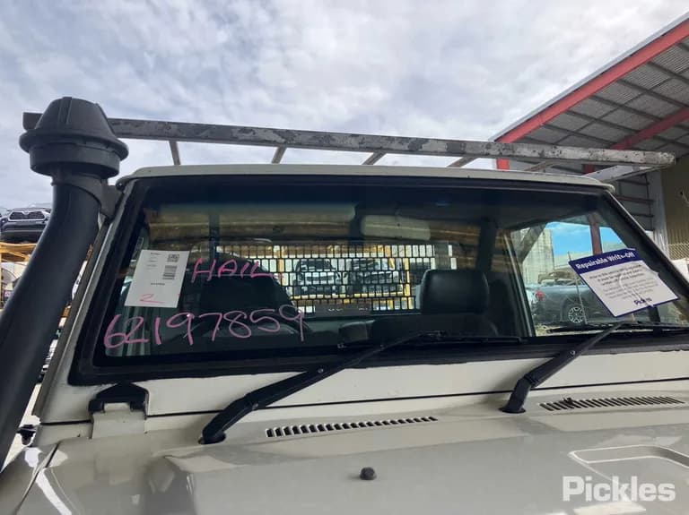 1993 Toyota Landcruiser Used VIN JT731UJ7508500225 – rear exterior 1993 Toyota Landcruiser Used VIN JT731UJ7508500225 – rear exterior