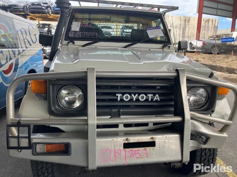 1993 Toyota Landcruiser Used VIN JT731UJ7508500225 – dashboard 1993 Toyota Landcruiser Used VIN JT731UJ7508500225 – dashboard