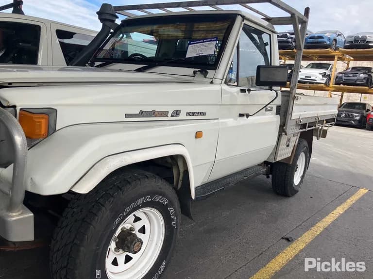 1993 Toyota Landcruiser Used VIN JT731UJ7508500225 – photo 12 1993 Toyota Landcruiser Used VIN JT731UJ7508500225 – photo 12