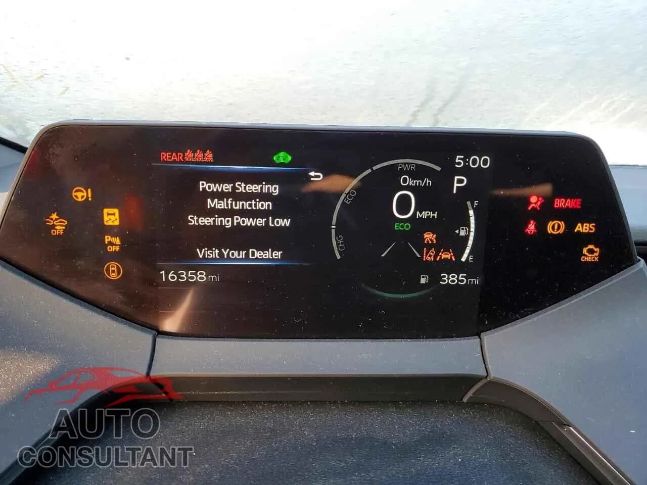 2024 TOYOTA PRIUS Damaged VIN JTDACAAU2R3015629 – trunk area 2024 TOYOTA PRIUS Damaged VIN JTDACAAU2R3015629 – trunk area