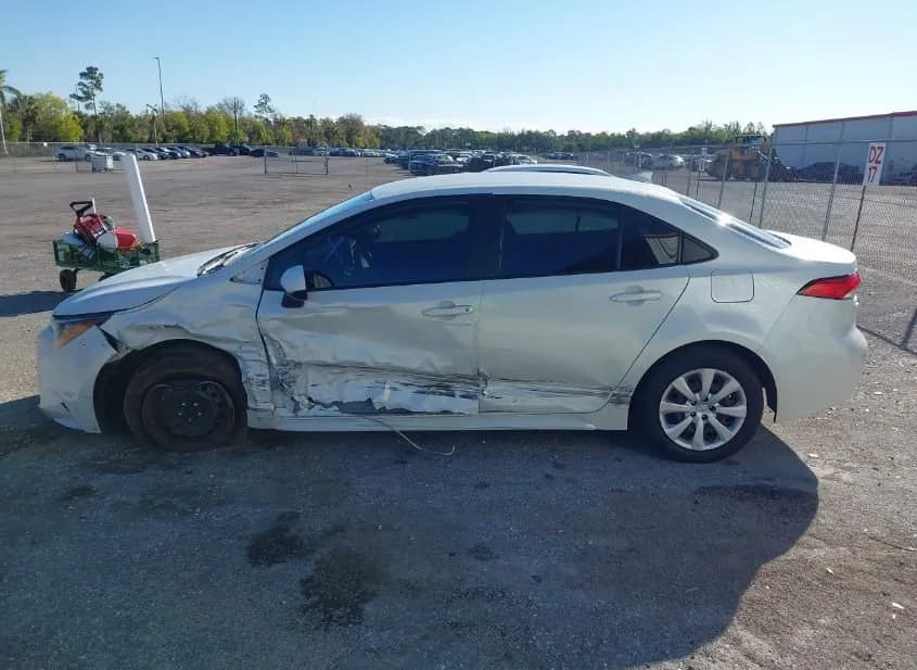 2021 TOYOTA Corolla Used VIN JTDEPMAE4MJ179937 – exterior detail 2021 TOYOTA Corolla Used VIN JTDEPMAE4MJ179937 – exterior detail