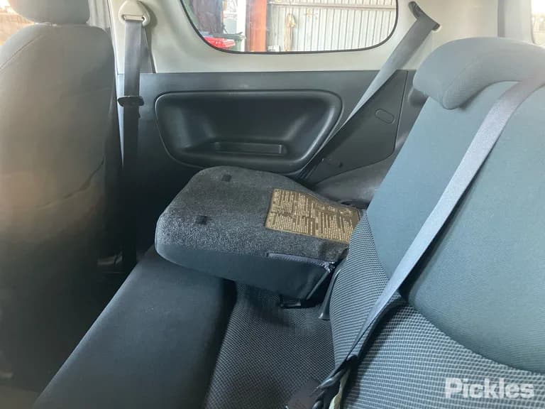 2005 Toyota Echo - VIN JTDJW133600246713 2005 Toyota Echo VIN JTDJW133600246713