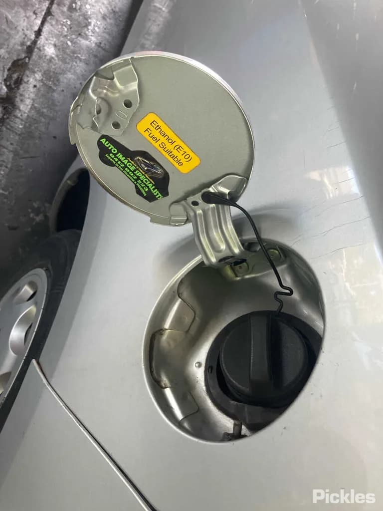 2008 Toyota Yaris Used VIN JTDJW923205101204 – exterior detail 2008 Toyota Yaris Used VIN JTDJW923205101204 – exterior detail