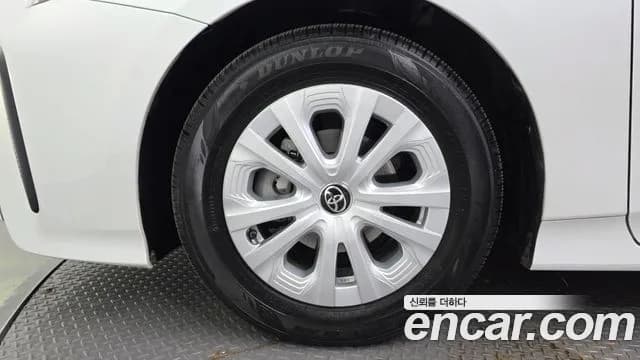 2022 Toyota Prius 4th Gen 1.8 Sold VIN JTDKAMFU7N3181501 – engine bay 2022 Toyota Prius 4th Gen 1.8 Sold VIN JTDKAMFU7N3181501 – engine bay