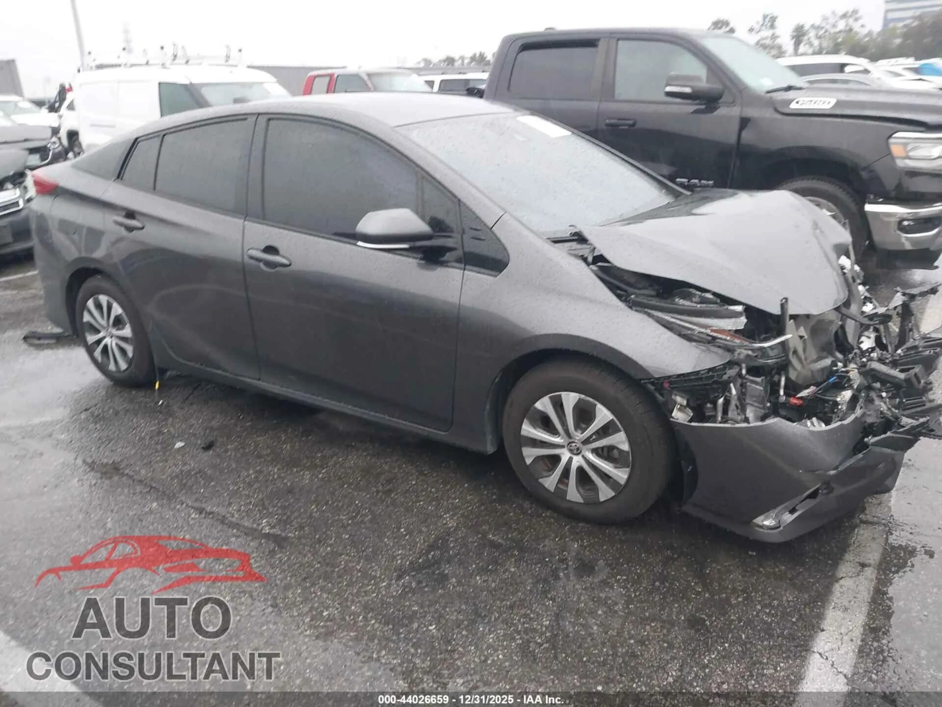 2020 TOYOTA PRIUS PRIME Damaged VIN JTDKARFP2L3154128 – front exterior 2020 TOYOTA PRIUS PRIME Damaged VIN JTDKARFP2L3154128 – front exterior