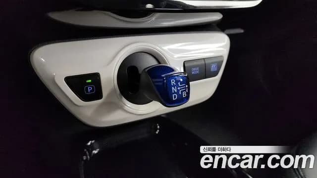 2017 Toyota Prius 4th Gen 1.8 E Sold VIN JTDKBRFU6H3569155 – exterior detail 2017 Toyota Prius 4th Gen 1.8 E Sold VIN JTDKBRFU6H3569155 – exterior detail
