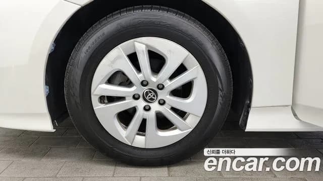 2017 Toyota Prius 4th Gen 1.8 E Sold VIN JTDKBRFU6H3569155 – photo 13 2017 Toyota Prius 4th Gen 1.8 E Sold VIN JTDKBRFU6H3569155 – photo 13
