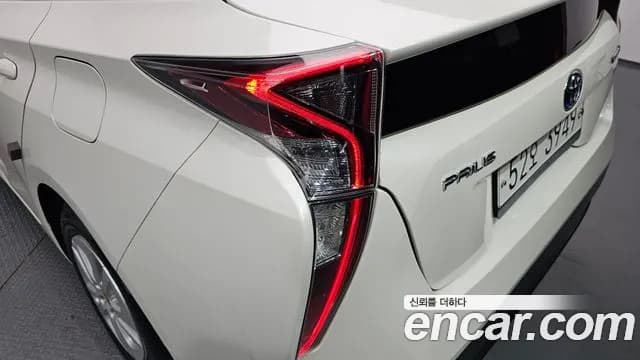 2018 Toyota Prius 4th Gen 1.8 E Sold VIN JTDKBRFU7J3082990 – photo 14 2018 Toyota Prius 4th Gen 1.8 E Sold VIN JTDKBRFU7J3082990 – photo 14