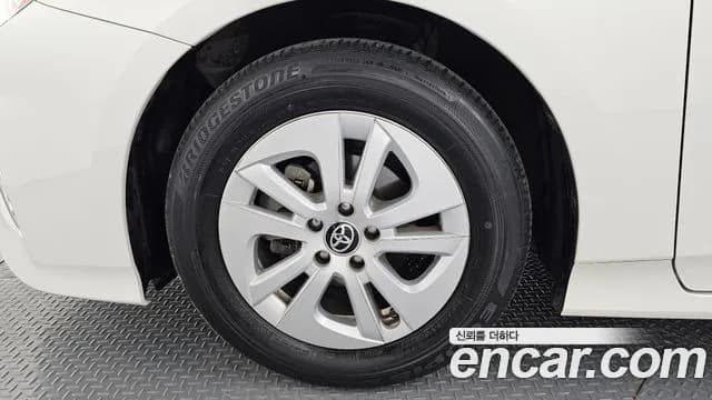 2018 Toyota Prius 4th Gen 1.8 E Sold VIN JTDKBRFU7J3082990 – photo 15 2018 Toyota Prius 4th Gen 1.8 E Sold VIN JTDKBRFU7J3082990 – photo 15