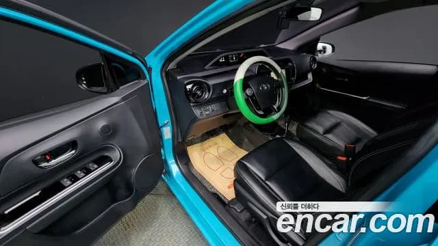 2018 Toyota Prius C 1.5 Sold VIN JTDKDTB35J1617220 – interior seats 2018 Toyota Prius C 1.5 Sold VIN JTDKDTB35J1617220 – interior seats