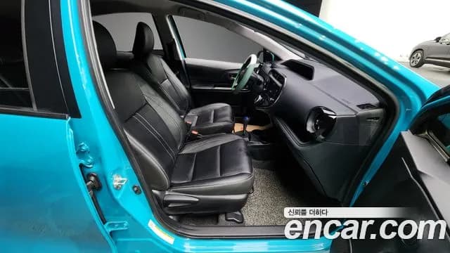 2018 Toyota Prius C 1.5 Sold VIN JTDKDTB35J1617220 – trunk area 2018 Toyota Prius C 1.5 Sold VIN JTDKDTB35J1617220 – trunk area
