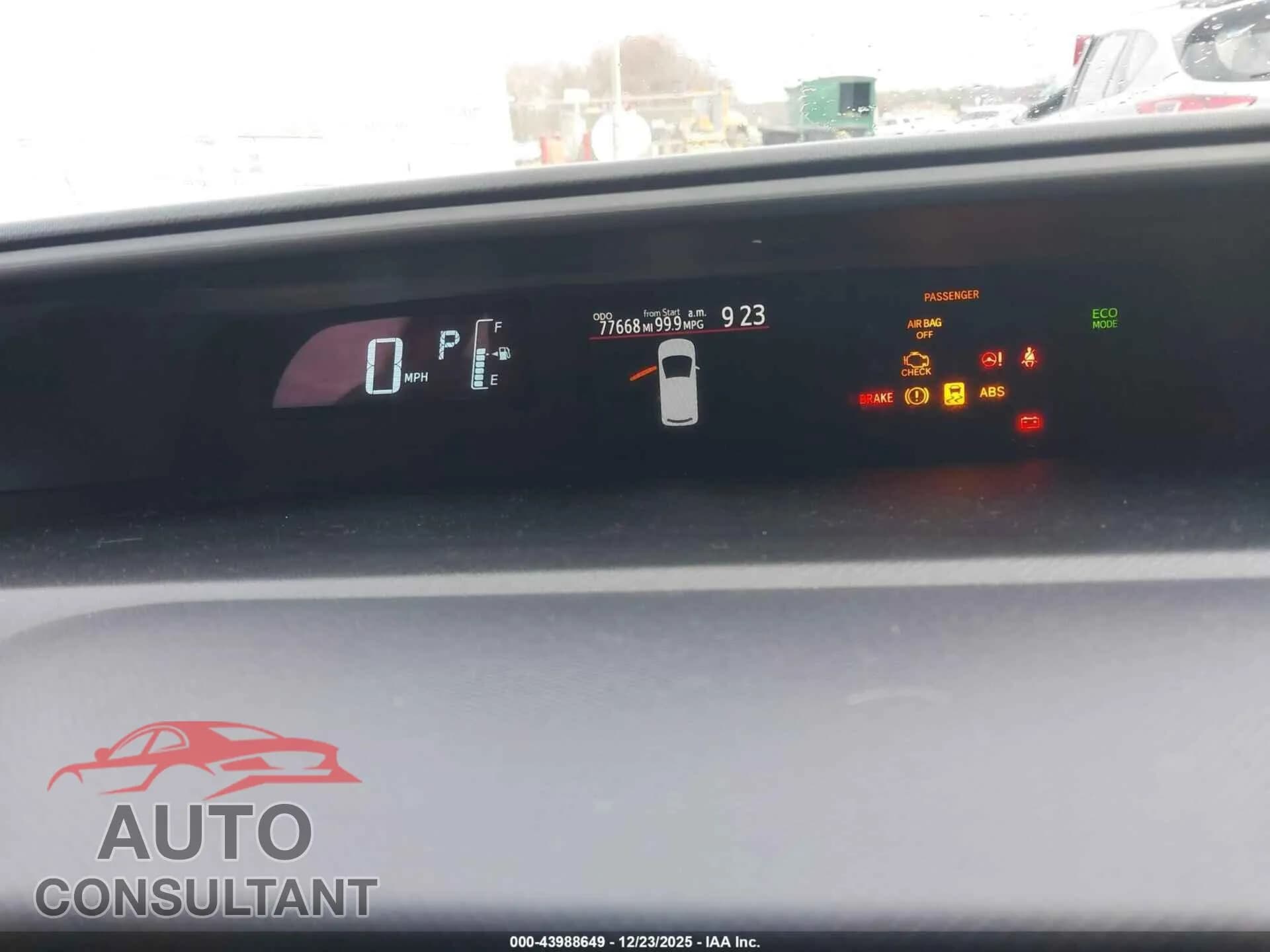 2015 TOYOTA PRIUS C Damaged VIN JTDKDTB37F1103649 – exterior detail 2015 TOYOTA PRIUS C Damaged VIN JTDKDTB37F1103649 – exterior detail