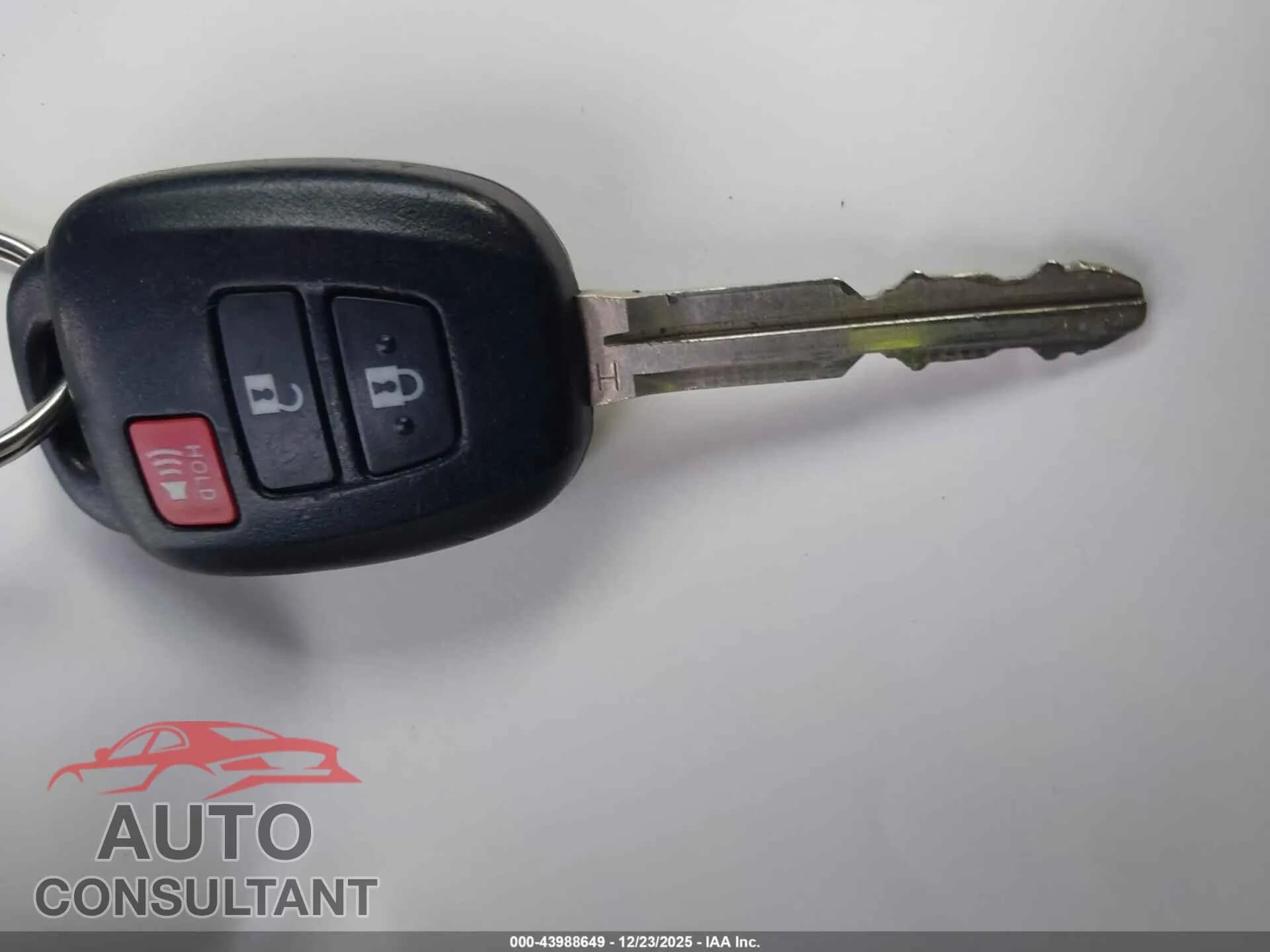 2015 TOYOTA PRIUS C Damaged VIN JTDKDTB37F1103649 – photo 11 2015 TOYOTA PRIUS C Damaged VIN JTDKDTB37F1103649 – photo 11