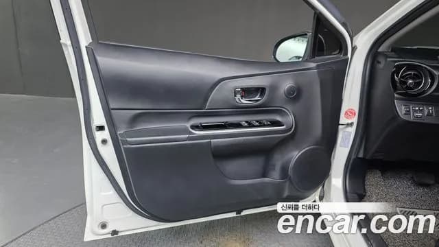 2019 Toyota Prius C 1.5 Sold VIN JTDKDTB38K1630903 – interior seats 2019 Toyota Prius C 1.5 Sold VIN JTDKDTB38K1630903 – interior seats