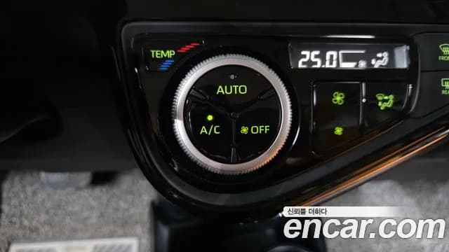 2019 Toyota Prius C 1.5 Sold VIN JTDKDTB38K1630903 – photo 13 2019 Toyota Prius C 1.5 Sold VIN JTDKDTB38K1630903 – photo 13