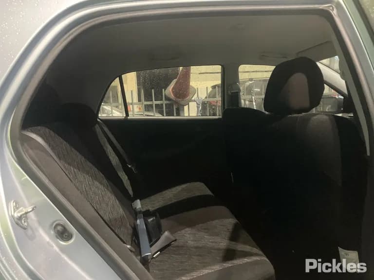 2005 Toyota Corolla Used VIN JTDKR23E100204971 – engine bay 2005 Toyota Corolla Used VIN JTDKR23E100204971 – engine bay