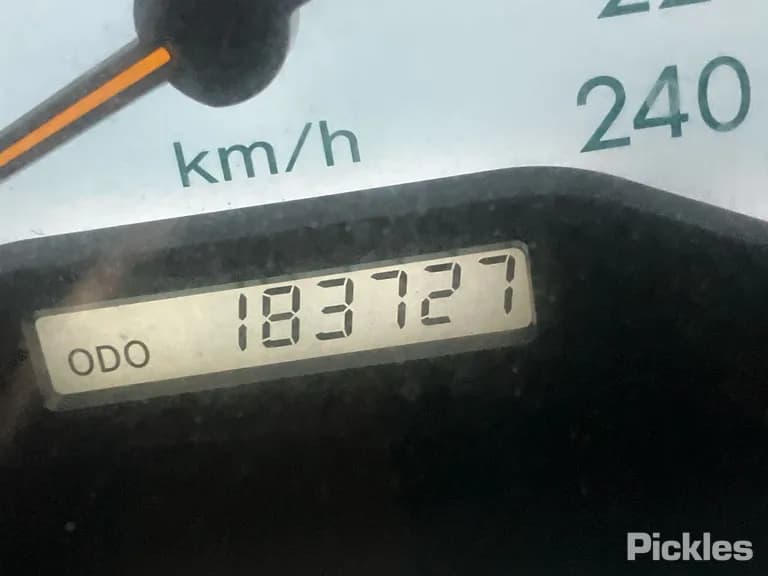 2005 Toyota Corolla Used VIN JTDKR23E100204971 – trunk area 2005 Toyota Corolla Used VIN JTDKR23E100204971 – trunk area