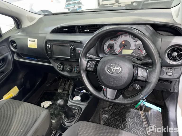 2017 Toyota Yaris Used VIN JTDKW3D360D593384 – undercarriage 2017 Toyota Yaris Used VIN JTDKW3D360D593384 – undercarriage