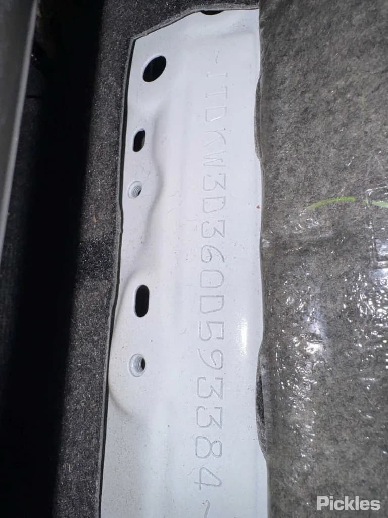 2017 Toyota Yaris Used VIN JTDKW3D360D593384 – photo 11 2017 Toyota Yaris Used VIN JTDKW3D360D593384 – photo 11