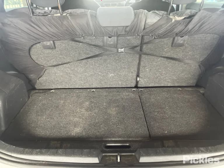 2010 Toyota Yaris Used VIN JTDKW923705156932 – engine bay 2010 Toyota Yaris Used VIN JTDKW923705156932 – engine bay