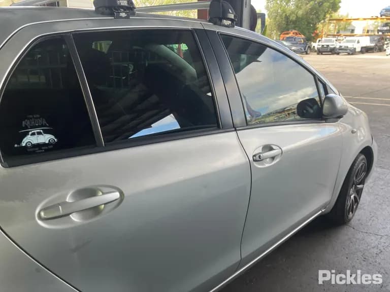 2010 Toyota Yaris Used VIN JTDKW923705156932 – photo 18 2010 Toyota Yaris Used VIN JTDKW923705156932 – photo 18