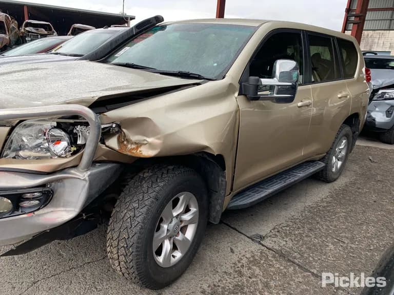 2010 Toyota Landcruiser Prado Used VIN JTEBH3FJX0K018119 – interior seats 2010 Toyota Landcruiser Prado Used VIN JTEBH3FJX0K018119 – interior seats