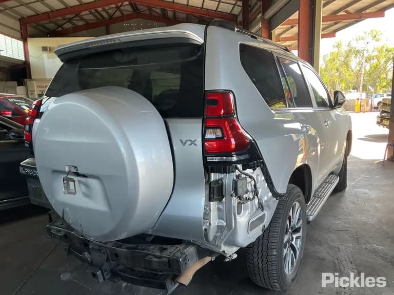 2022 Toyota Landcruiser Prado Used VIN JTEBR3FJ10K251576 – photo 20 2022 Toyota Landcruiser Prado Used VIN JTEBR3FJ10K251576 – photo 20