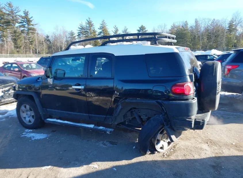 2007 TOYOTA FJ Cruiser Used VIN JTEBU11F370084598 – side profile 2007 TOYOTA FJ Cruiser Used VIN JTEBU11F370084598 – side profile