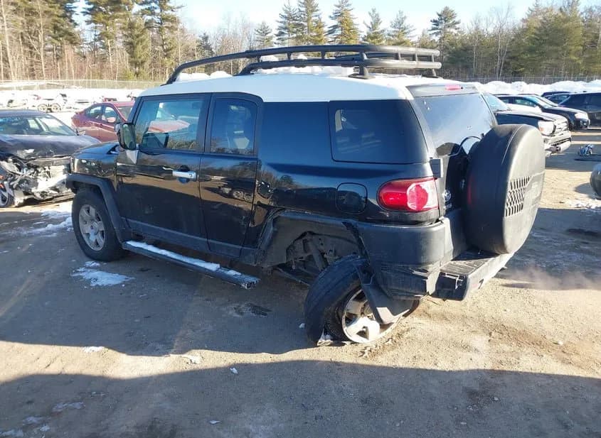 2007 TOYOTA FJ Cruiser Used VIN JTEBU11F370084598 – interior seats 2007 TOYOTA FJ Cruiser Used VIN JTEBU11F370084598 – interior seats