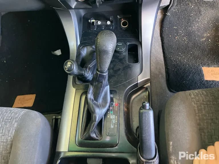 2003 Toyota Landcruiser Prado Used VIN JTEBU29J400003385 – photo 19 2003 Toyota Landcruiser Prado Used VIN JTEBU29J400003385 – photo 19