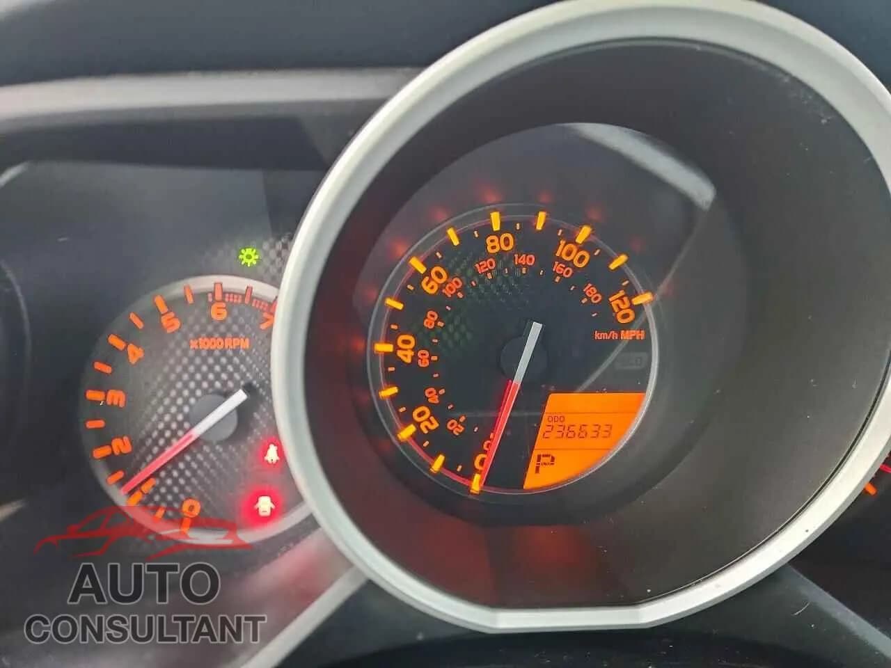 2013 TOYOTA 4RUNNER Damaged VIN JTEBU5JR3D5132228 – trunk area 2013 TOYOTA 4RUNNER Damaged VIN JTEBU5JR3D5132228 – trunk area