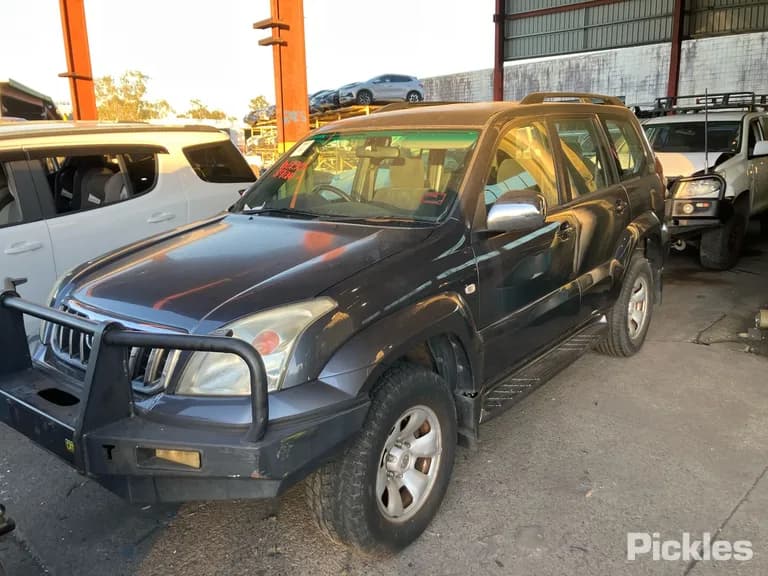 2006 Toyota Landcruiser Prado Used VIN JTEBY29J300049570 – rear exterior 2006 Toyota Landcruiser Prado Used VIN JTEBY29J300049570 – rear exterior