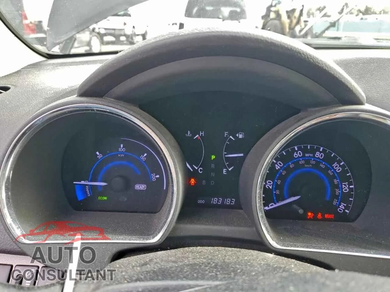 2013 TOYOTA HIGHLANDER Damaged VIN JTEDC3EH6D2018615 – trunk area 2013 TOYOTA HIGHLANDER Damaged VIN JTEDC3EH6D2018615 – trunk area