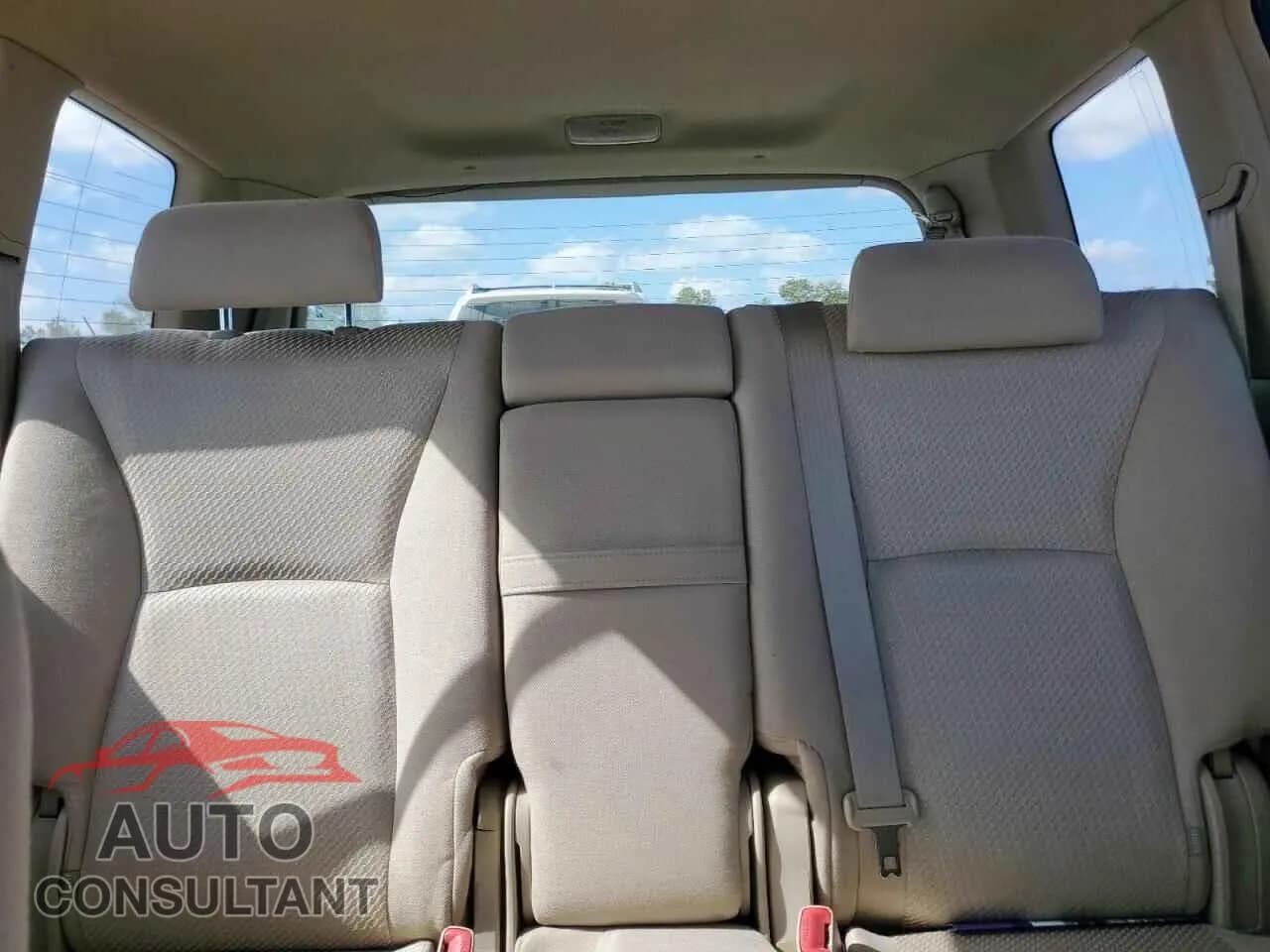 2004 TOYOTA HIGHLANDER Damaged VIN JTEDP21AX40013887 – odometer reading 2004 TOYOTA HIGHLANDER Damaged VIN JTEDP21AX40013887 – odometer reading