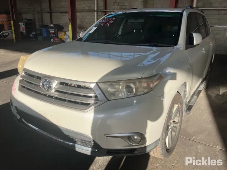 2010 Toyota Kluger Used VIN JTEDS41A302108641 – exterior detail 2010 Toyota Kluger Used VIN JTEDS41A302108641 – exterior detail