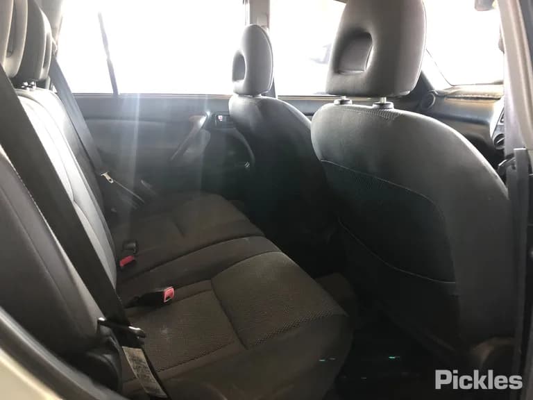 2005 Toyota RAV4 Used VIN JTEHD20V200072666 – dashboard 2005 Toyota RAV4 Used VIN JTEHD20V200072666 – dashboard