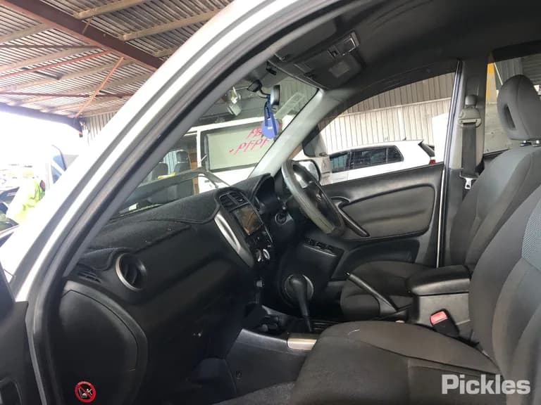 2005 Toyota RAV4 Used VIN JTEHD20V200072666 – interior seats 2005 Toyota RAV4 Used VIN JTEHD20V200072666 – interior seats
