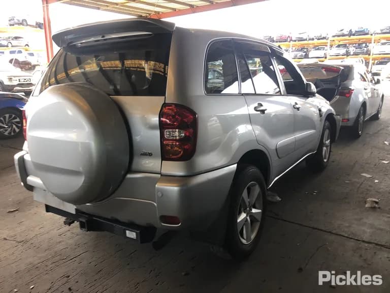 2005 Toyota RAV4 Used VIN JTEHD20V200072666 – trunk area 2005 Toyota RAV4 Used VIN JTEHD20V200072666 – trunk area