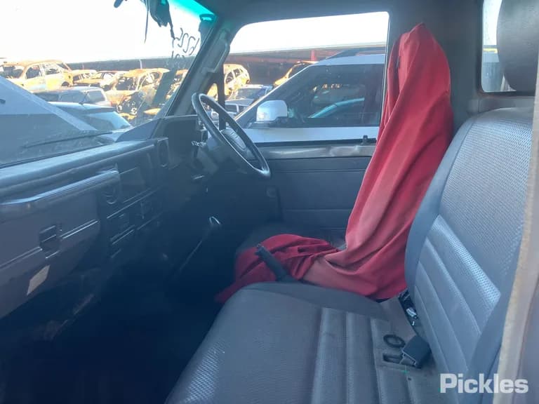 2002 Toyota Landcruiser Used VIN JTELC71J300003040 – photo 12 2002 Toyota Landcruiser Used VIN JTELC71J300003040 – photo 12