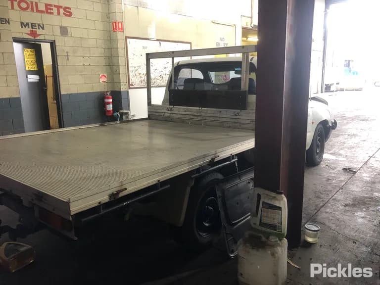 2004 Toyota Hilux Used VIN JTFAM426X00157236 – dashboard 2004 Toyota Hilux Used VIN JTFAM426X00157236 – dashboard