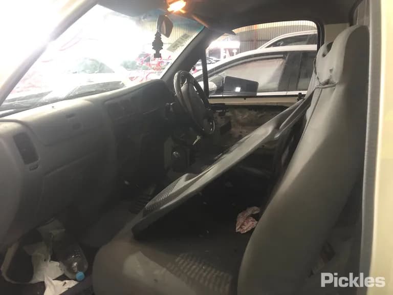 2004 Toyota Hilux Used VIN JTFAM426X00157236 – undercarriage 2004 Toyota Hilux Used VIN JTFAM426X00157236 – undercarriage