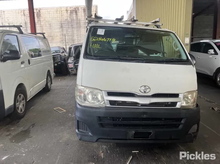 2013 Toyota Hiace Used VIN JTFHT02P600108084 – photo 11 2013 Toyota Hiace Used VIN JTFHT02P600108084 – photo 11