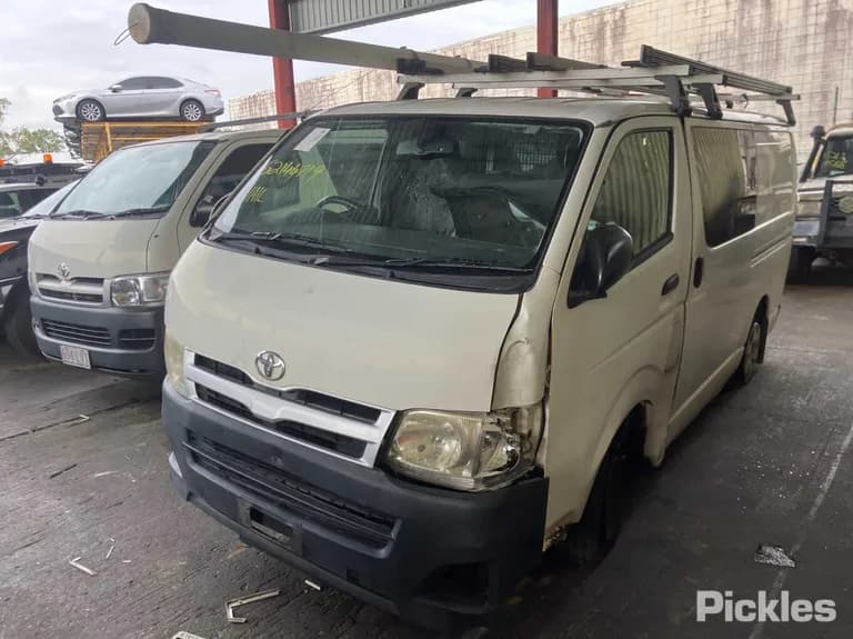 2013 Toyota Hiace Used VIN JTFHT02P600108084 – photo 17 2013 Toyota Hiace Used VIN JTFHT02P600108084 – photo 17