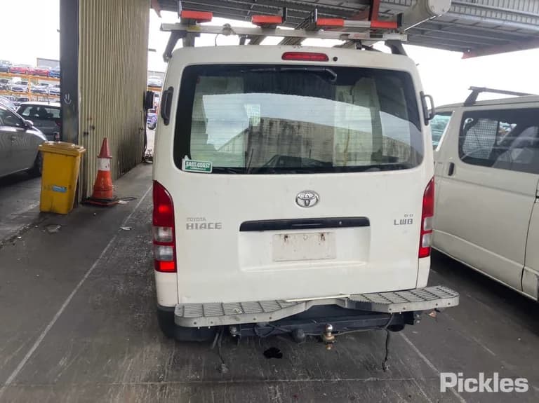 2013 Toyota Hiace Used VIN JTFHT02P600108084 – photo 21 2013 Toyota Hiace Used VIN JTFHT02P600108084 – photo 21