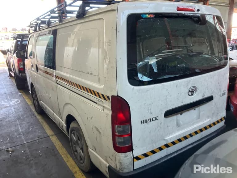 2016 Toyota Hiace Used VIN JTFHT02P800212799 – photo 15 2016 Toyota Hiace Used VIN JTFHT02P800212799 – photo 15